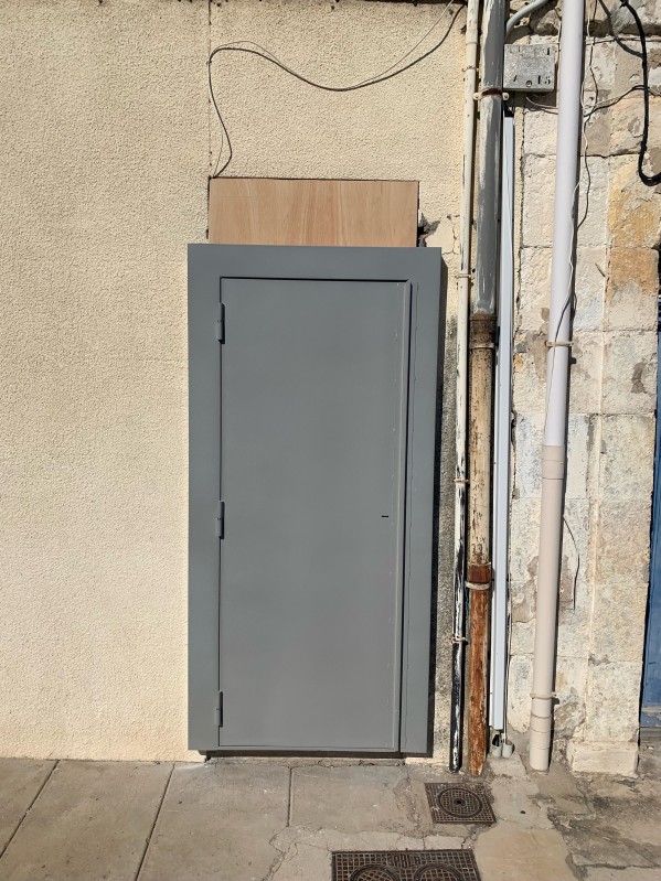  Sécurisation d’une porte d’entrée L’immeuble après squat