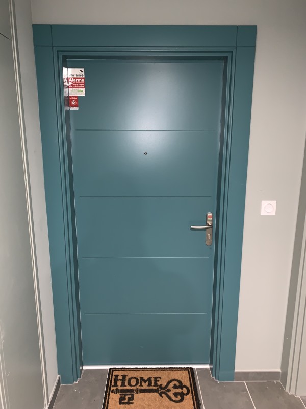  Ouverture de porte et installation de serrure, sécurisée après vandalisme dans un appartement sur Gignac le Nerthe