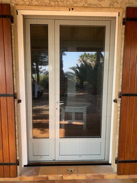 Protection anti-insectes avec la Serrurerie Menuiserie de Provence à Carry-le-Rouet