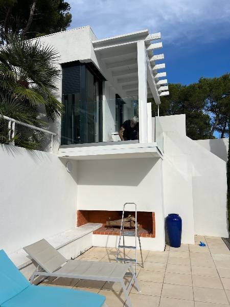 Installation d'un Garde-Corps en Verre et d'une Couverture de Terrasse à Peypin