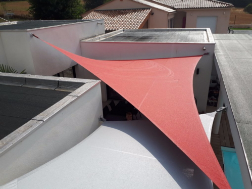 Installation de stores par une entreprise experte à Carry-le-Rouet